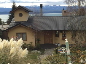 Отель Casa Las Rosas  Сан-Карлос-Де-Барилоче
